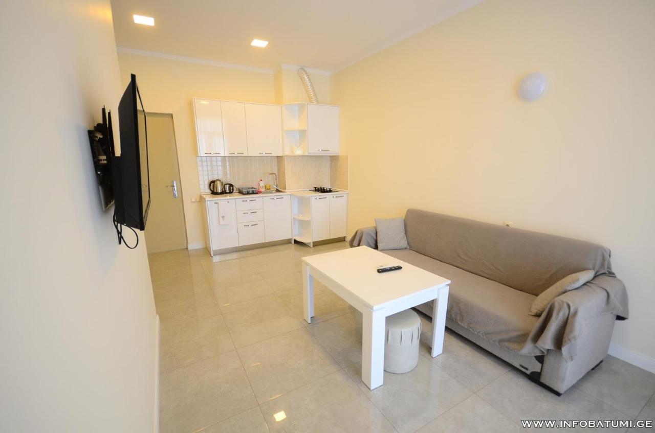 West Apartments บาทูมิ ภายนอก รูปภาพ