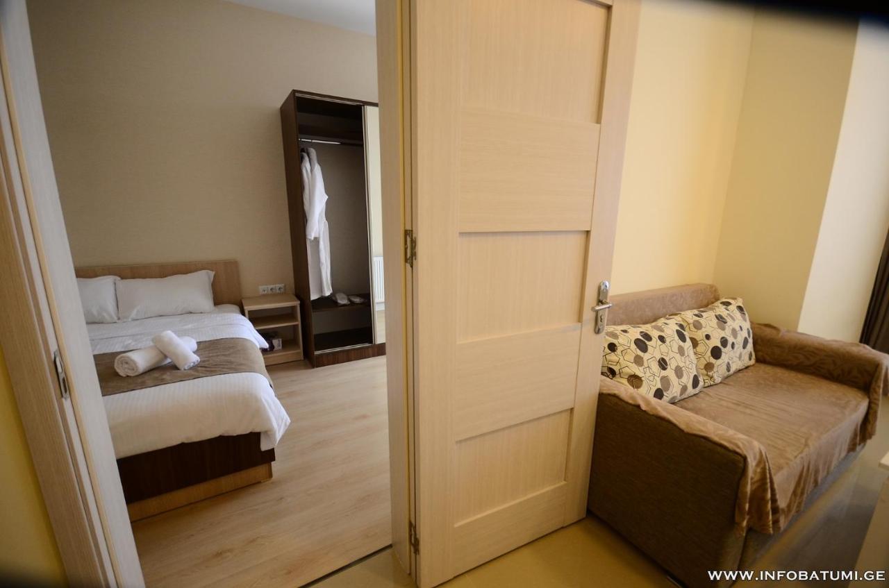 West Apartments บาทูมิ ภายนอก รูปภาพ