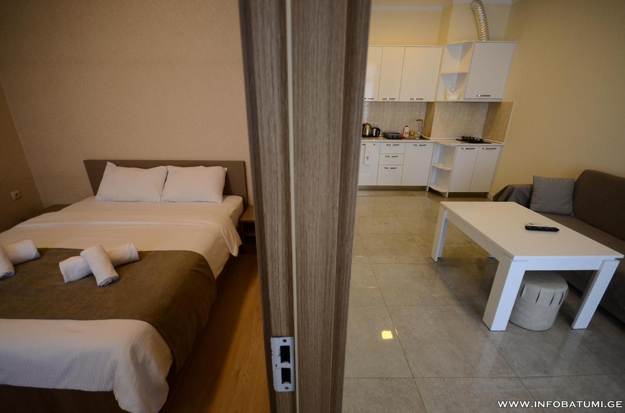 West Apartments บาทูมิ ภายนอก รูปภาพ