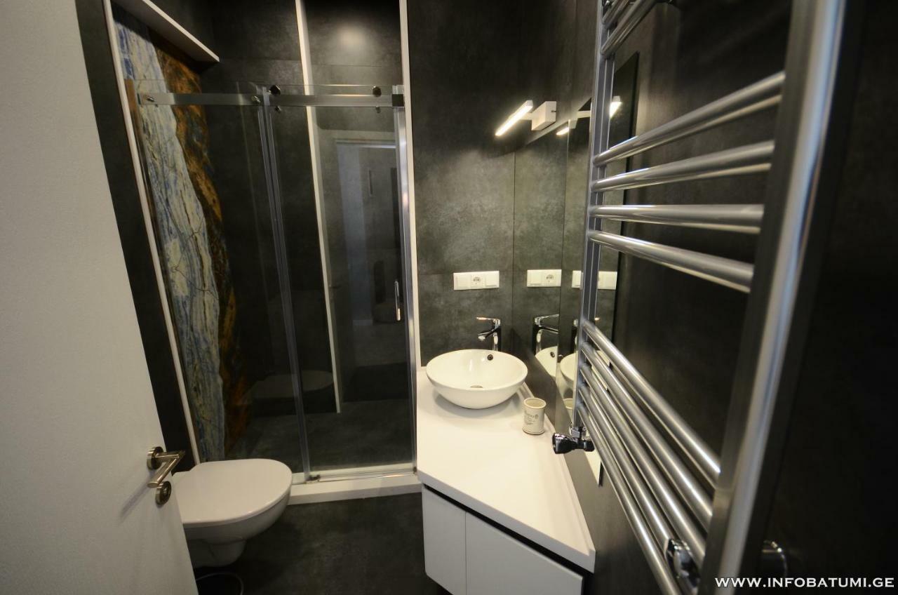 West Apartments บาทูมิ ภายนอก รูปภาพ